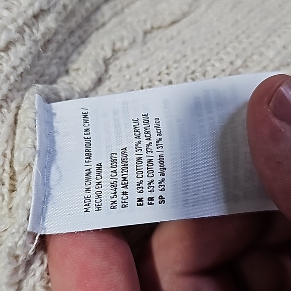 American Eagle small cream sweater - Picture 7 of 7